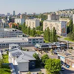 アパート Slovakia Guthaus 64d ブラチスラヴァ